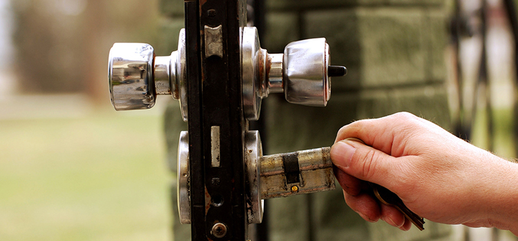 front door latch repair Lauderdale Lakes