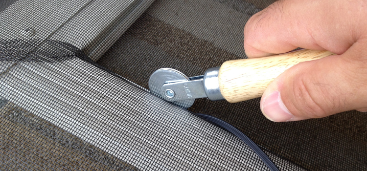 metal screen door repair in Lauderdale Lakes